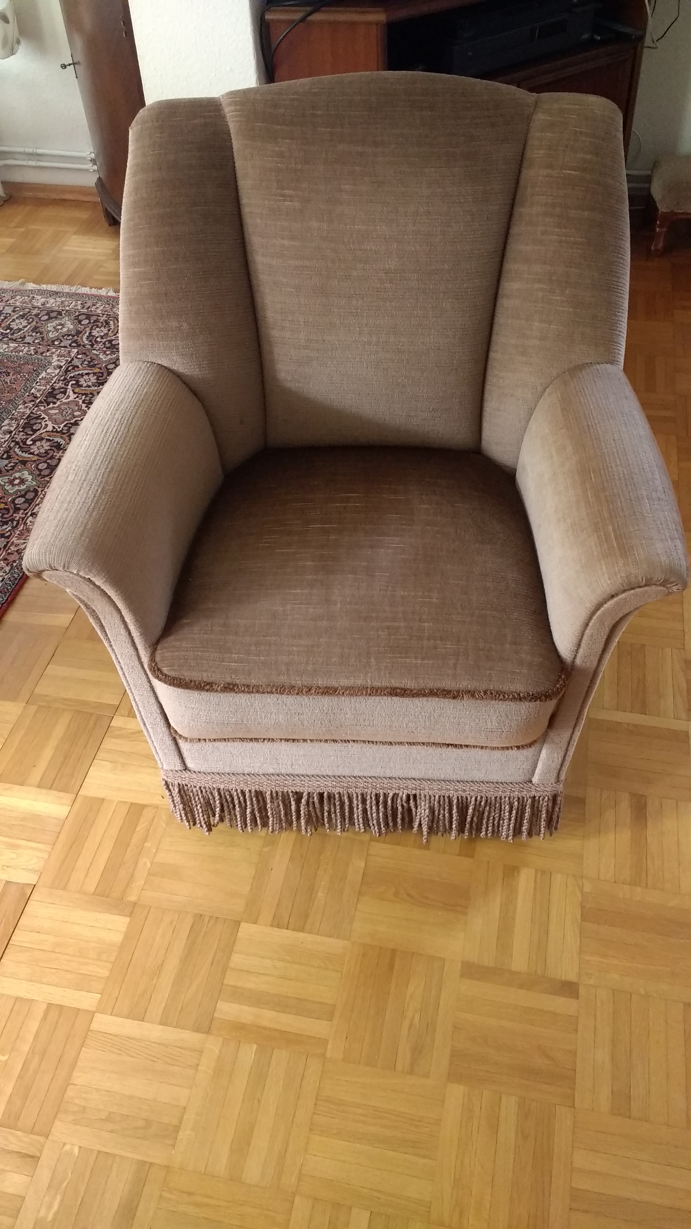 3 bequeme, sehr gut erhaltene Polstersessel suchen neues Zuhause.